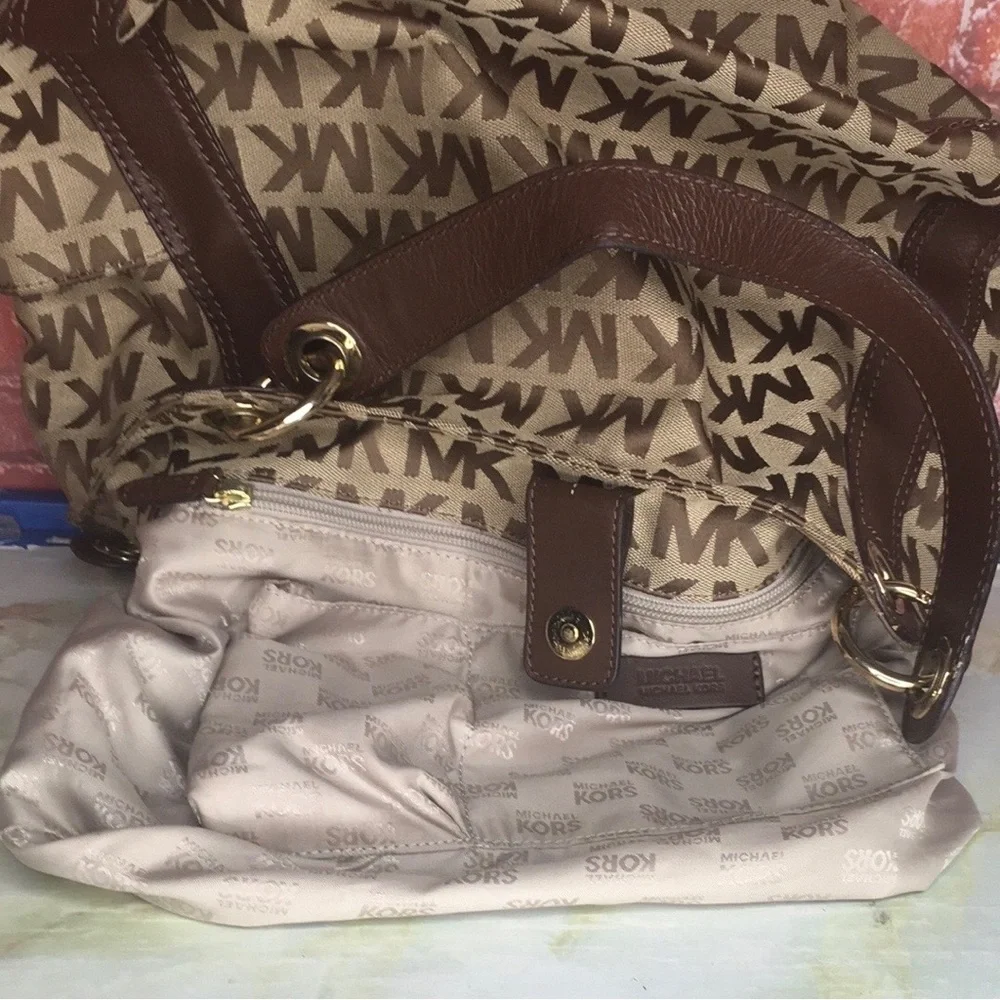 Michael Kors Brown and Tan Monogram Logo Jacquard Ludlow Hobo Bag - Picture 9 of 15